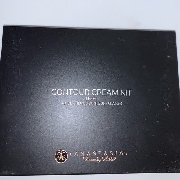 Anastasia Beverly Hills Other - Anastasia Beverly Hills contour kit brand new